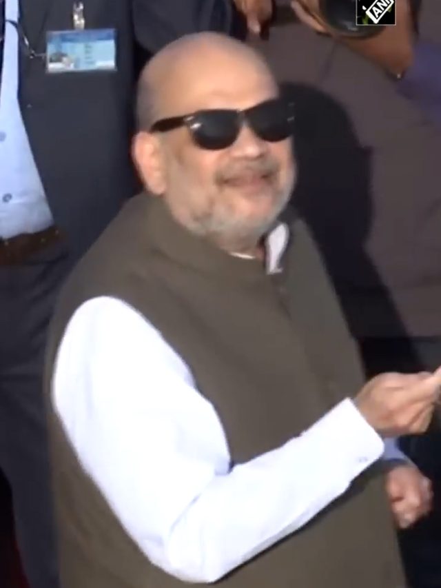 1702 03 AMIT SHAH UTTRAYAN